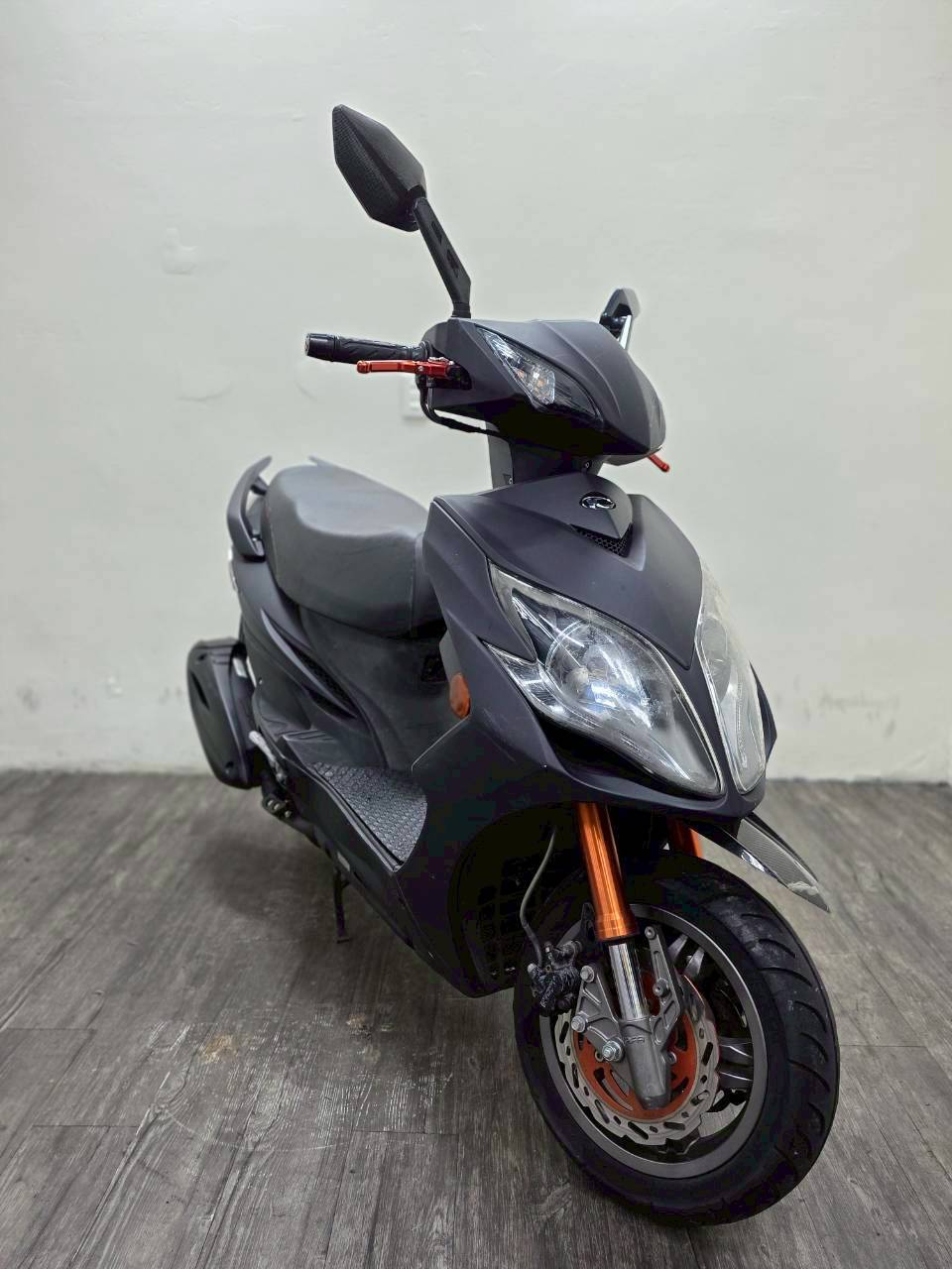 LINE_ALBUM_2019 光陽 雷霆王 180 _5253 $35000 里程19XXX_251101_5