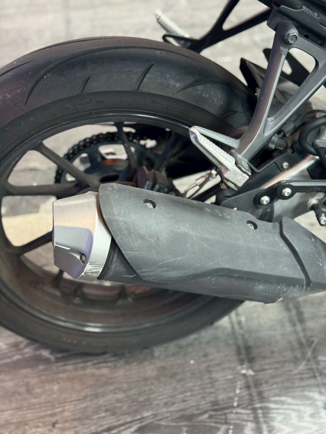 LINE_ALBUM_「未整理現況」22年 山葉 R15 V4 國際檔 _9050 17xxxkm $60000_251103_1