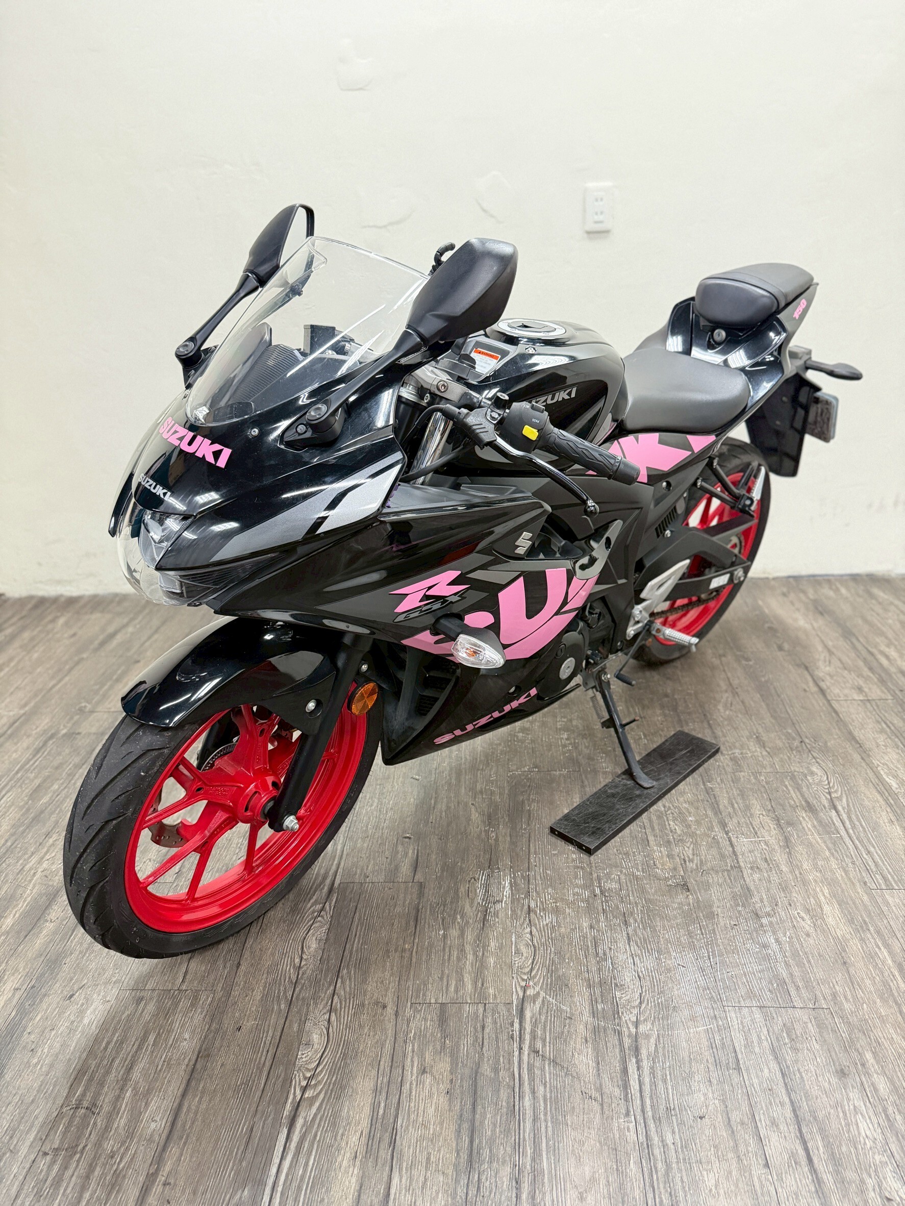 LINE_ALBUM_2021 台鈴 GSX-R 150 _8933 $58000 里程 14XXX_251113_8
