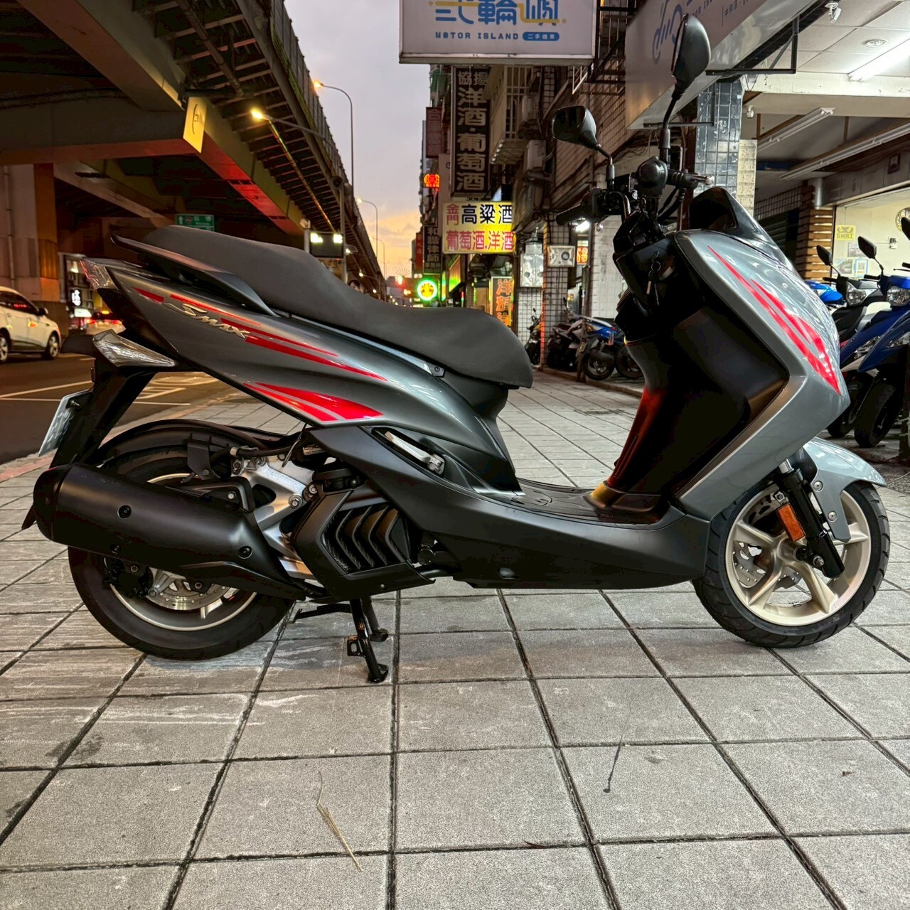 LINE_ALBUM_5973_251115_4