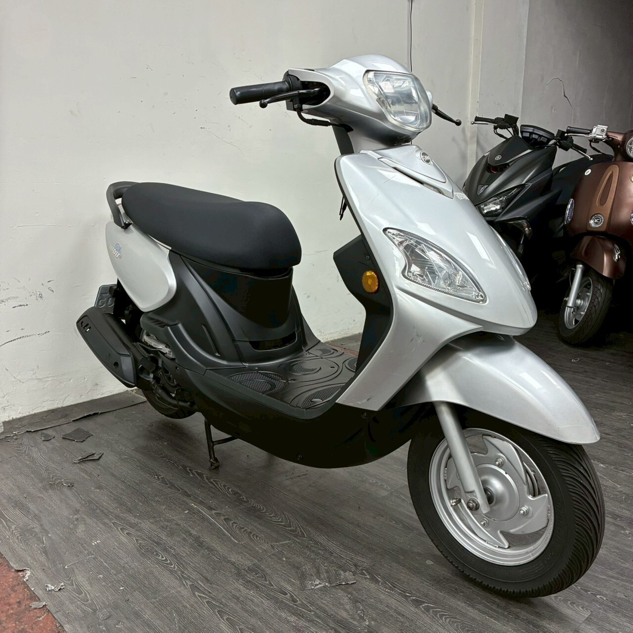 LINE_ALBUM_6853_251115_6