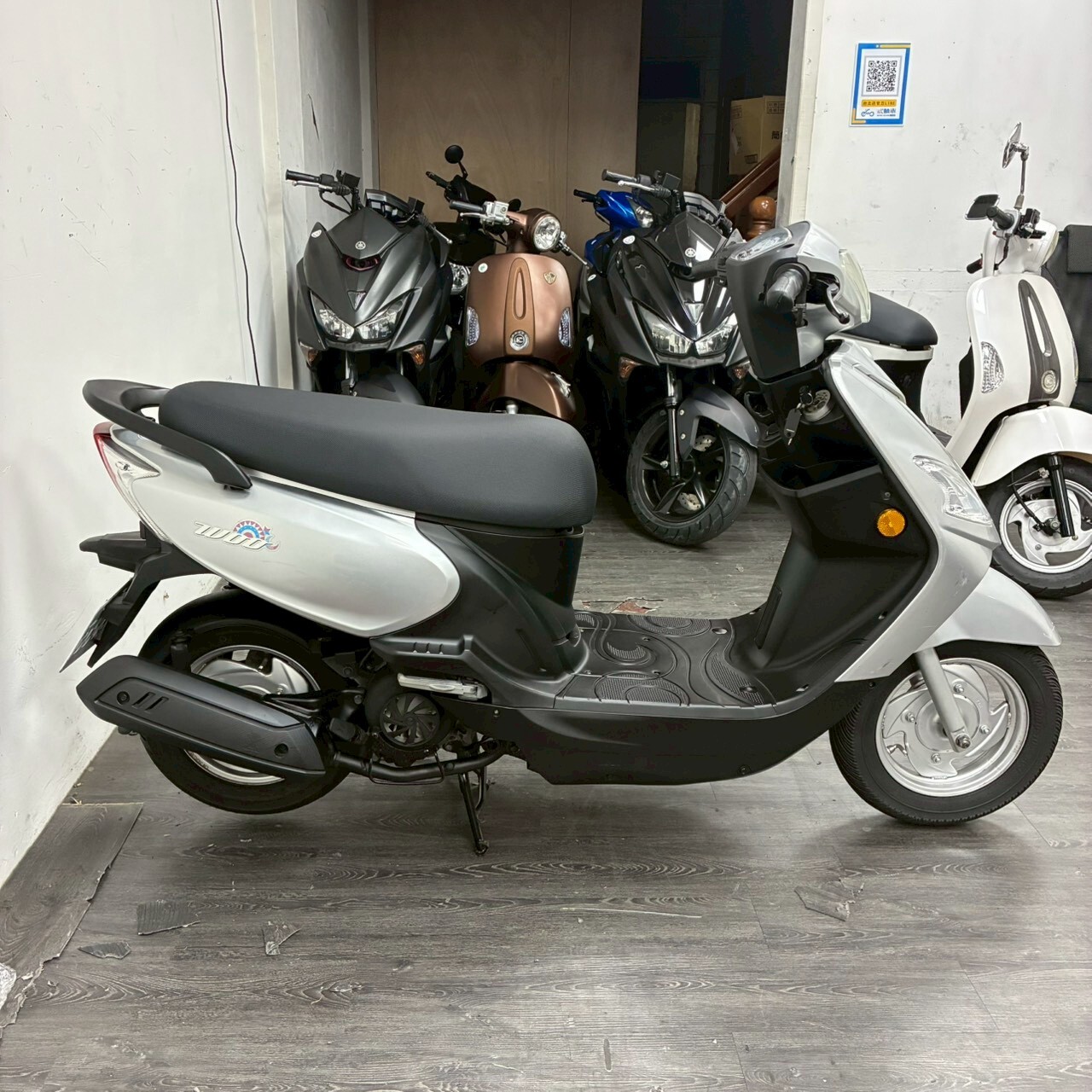 LINE_ALBUM_6853_251115_4