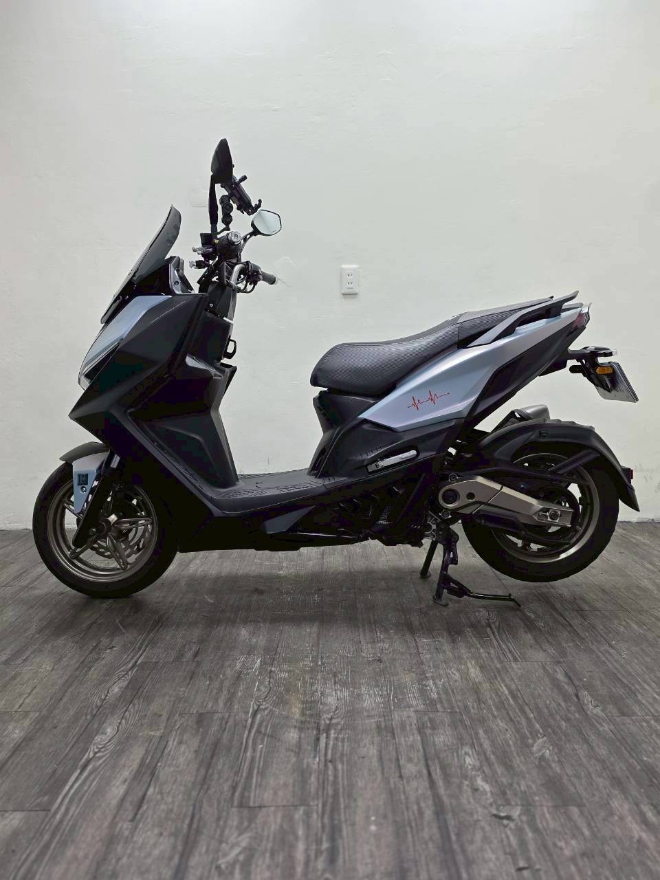 LINE_ALBUM_2025 光陽 ROMA GT180 _9572 $103000 里程46XX_251117_3