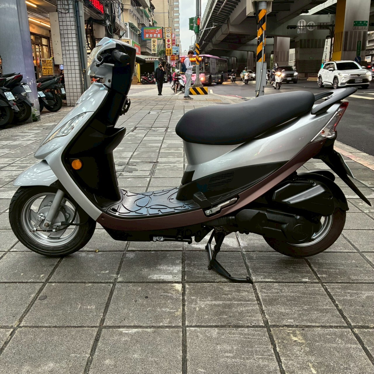 LINE_ALBUM__0333_251120_3