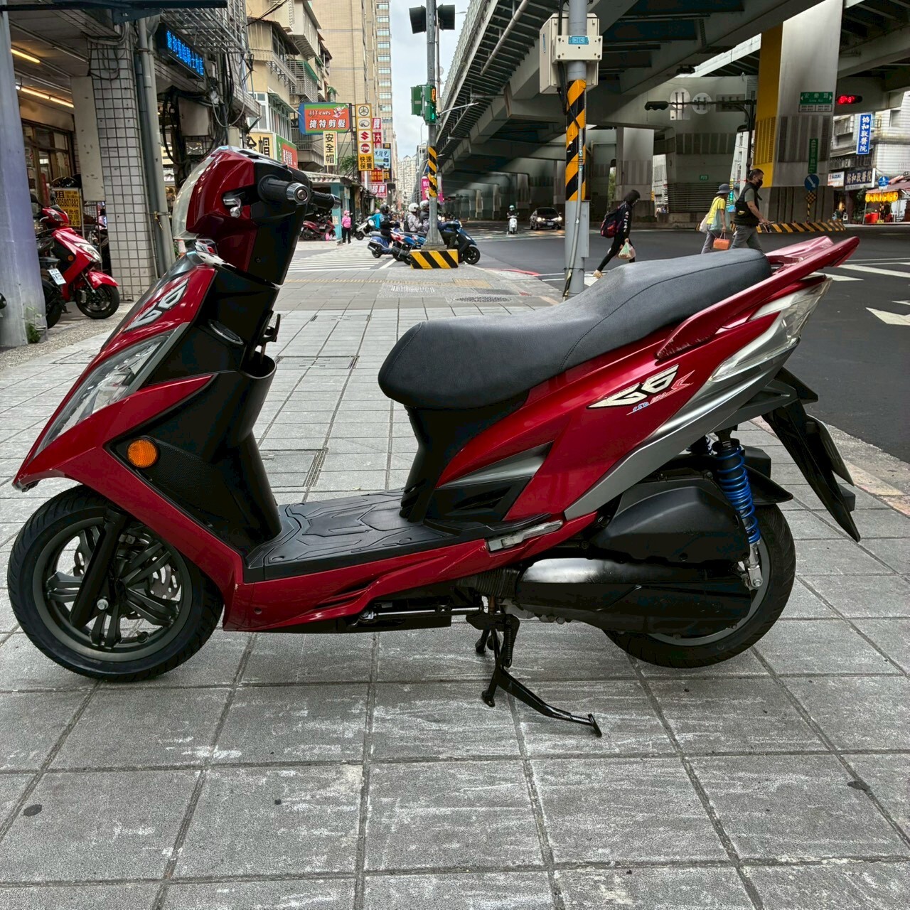 LINE_ALBUM_2013 光陽 G6 150 _1710 $33000_251127_3