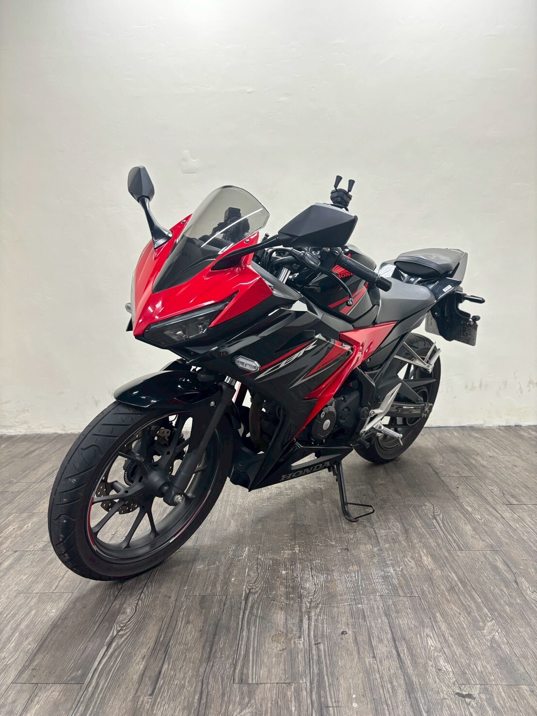 LINE_ALBUM_2019 本田CBR150R_3878 $68000 里程13xxx_251203_6