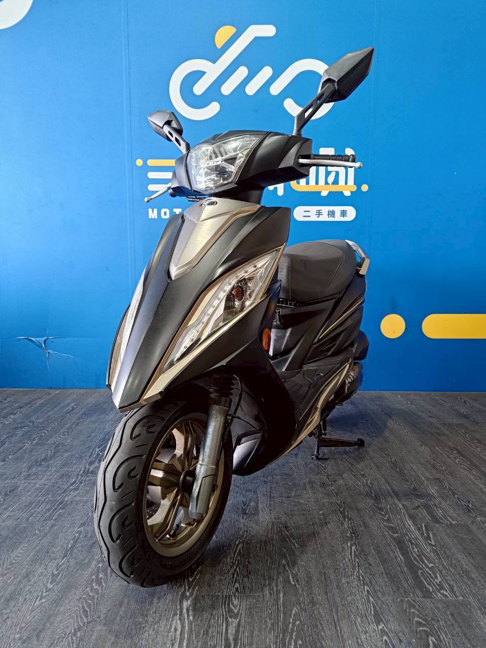 LINE_ALBUM_2016 光陽G6 150 BREMBO 特仕版_MLW-8609 $45000 里程 17XXX_251214_5