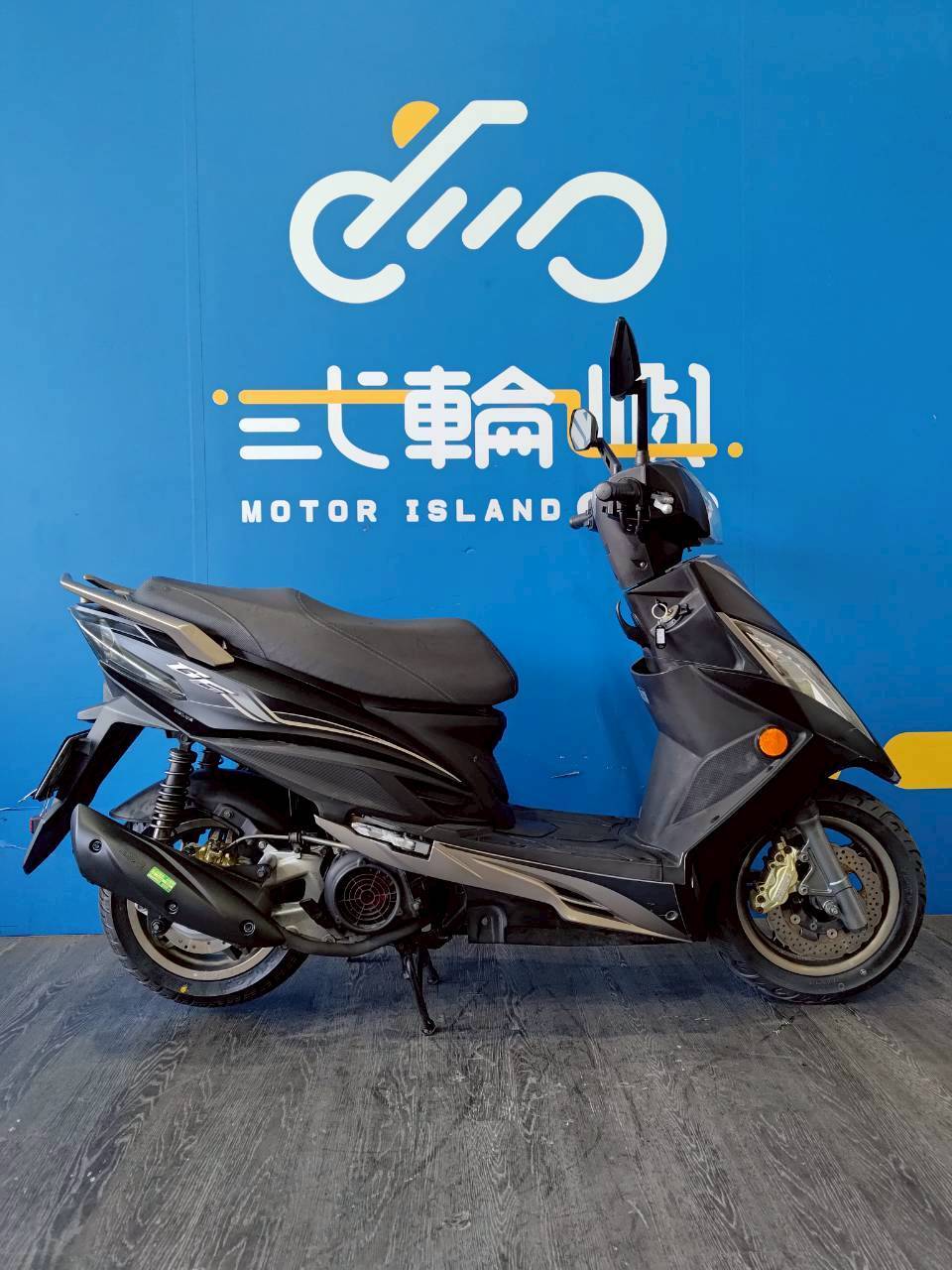 LINE_ALBUM_2016 光陽G6 150 BREMBO 特仕版_MLW-8609 $45000 里程 17XXX_251214_2