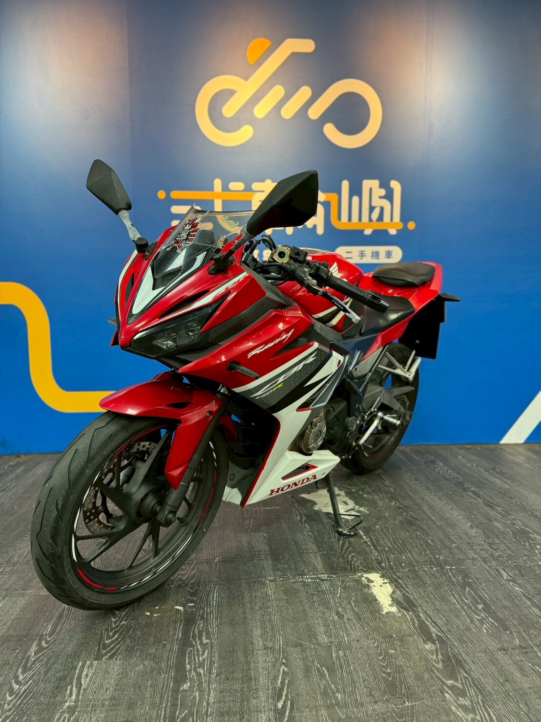 LINE_ALBUM_「未整理現況」17年 本田 CBR 150R 國際檔 _8961 24xxxkm $45000_251216_6