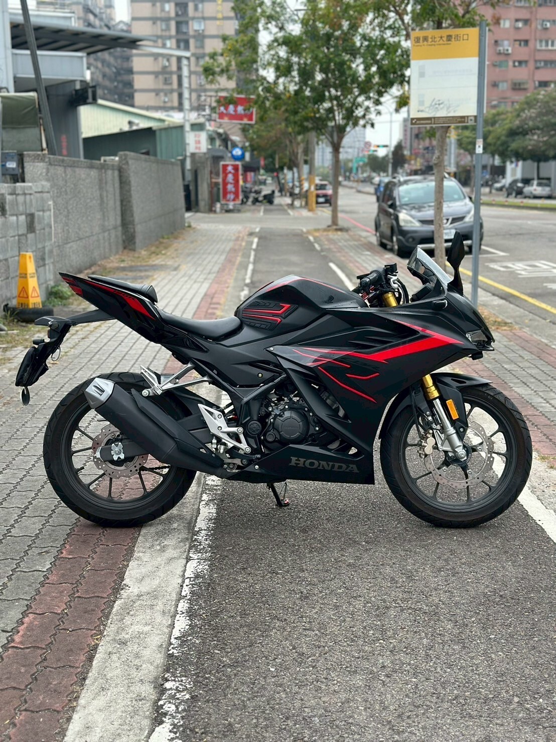 LINE_ALBUM_2022 本田 CBR 150R ABS _5100 33xxKM $85,000_251221_1