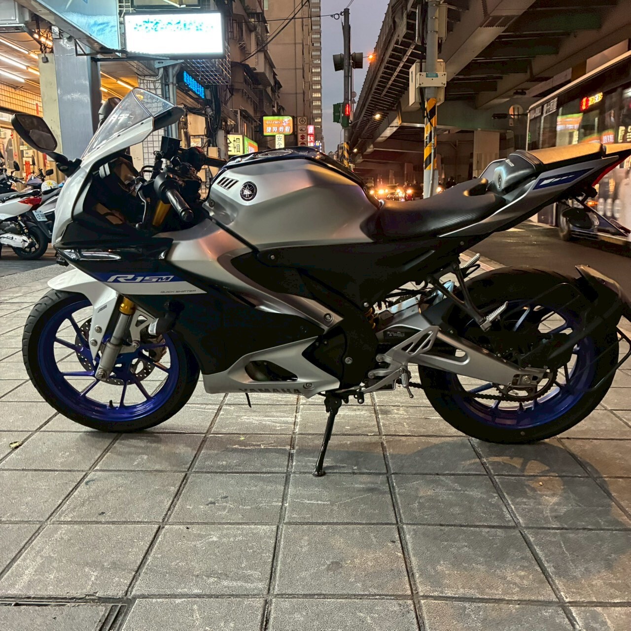 LINE_ALBUM_2022 山葉 R15M V4 _5769 $84000_251222_3