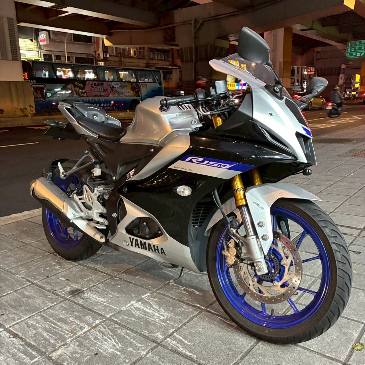 LINE_ALBUM_2022 山葉 R15M V4 _5769 $84000_251222_5