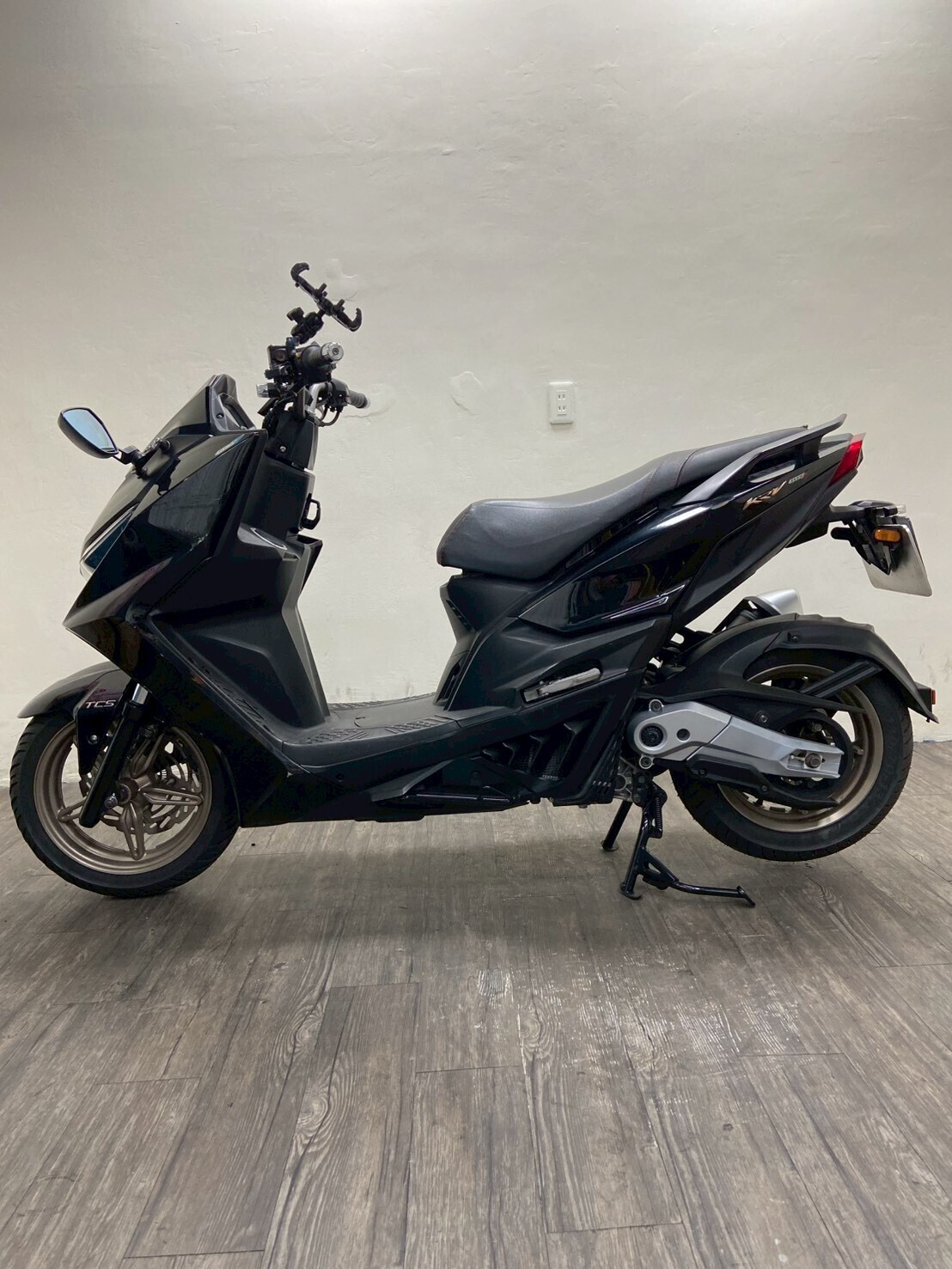 LINE_ALBUM_2022 光陽 KRV 180 ABS+TCS _9339 $72000里程 42XXX_251208_4