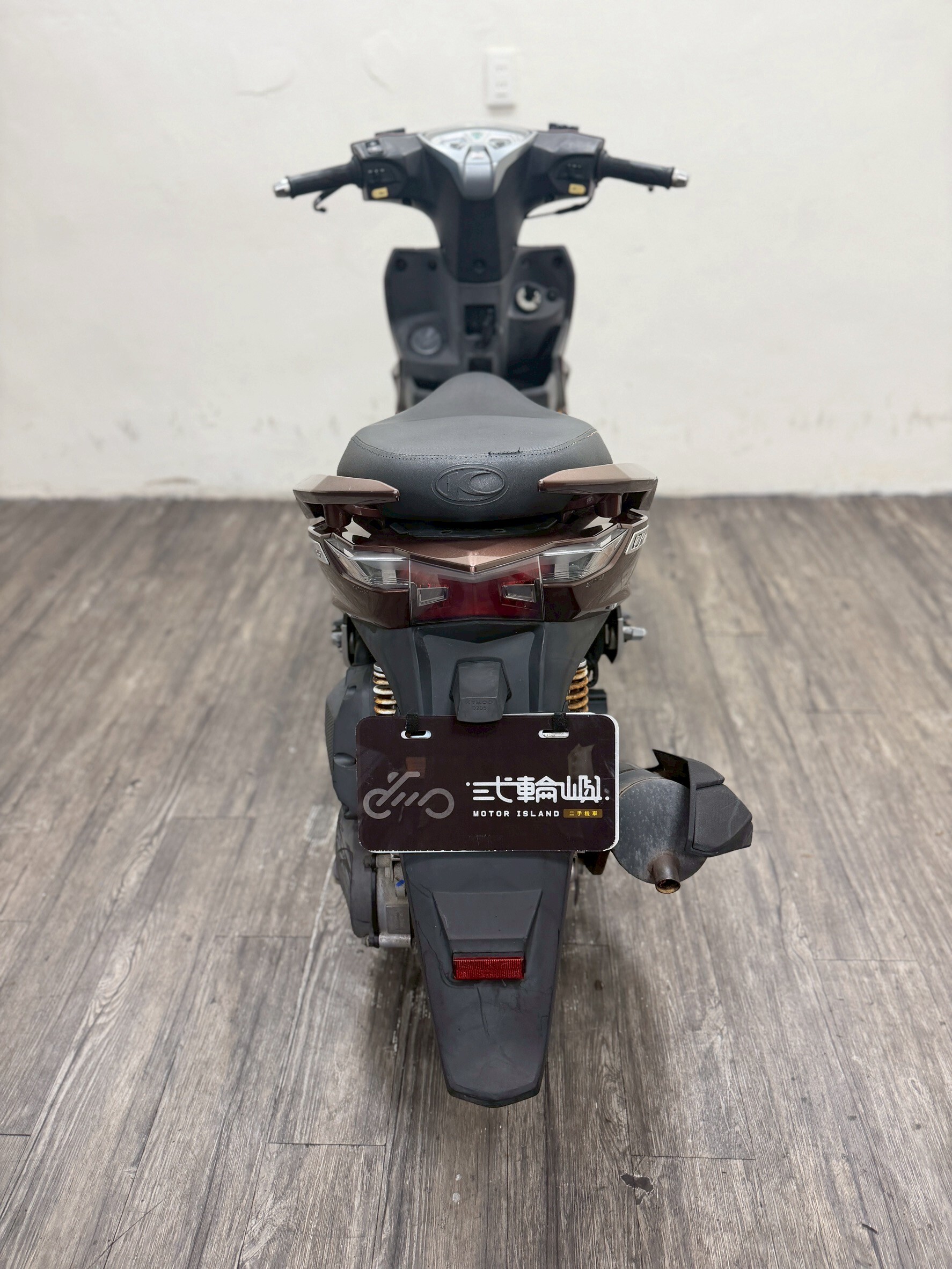 LINE_ALBUM_2015 光陽 VJR 125 _668 $35000 里程 27XXX_251230_2