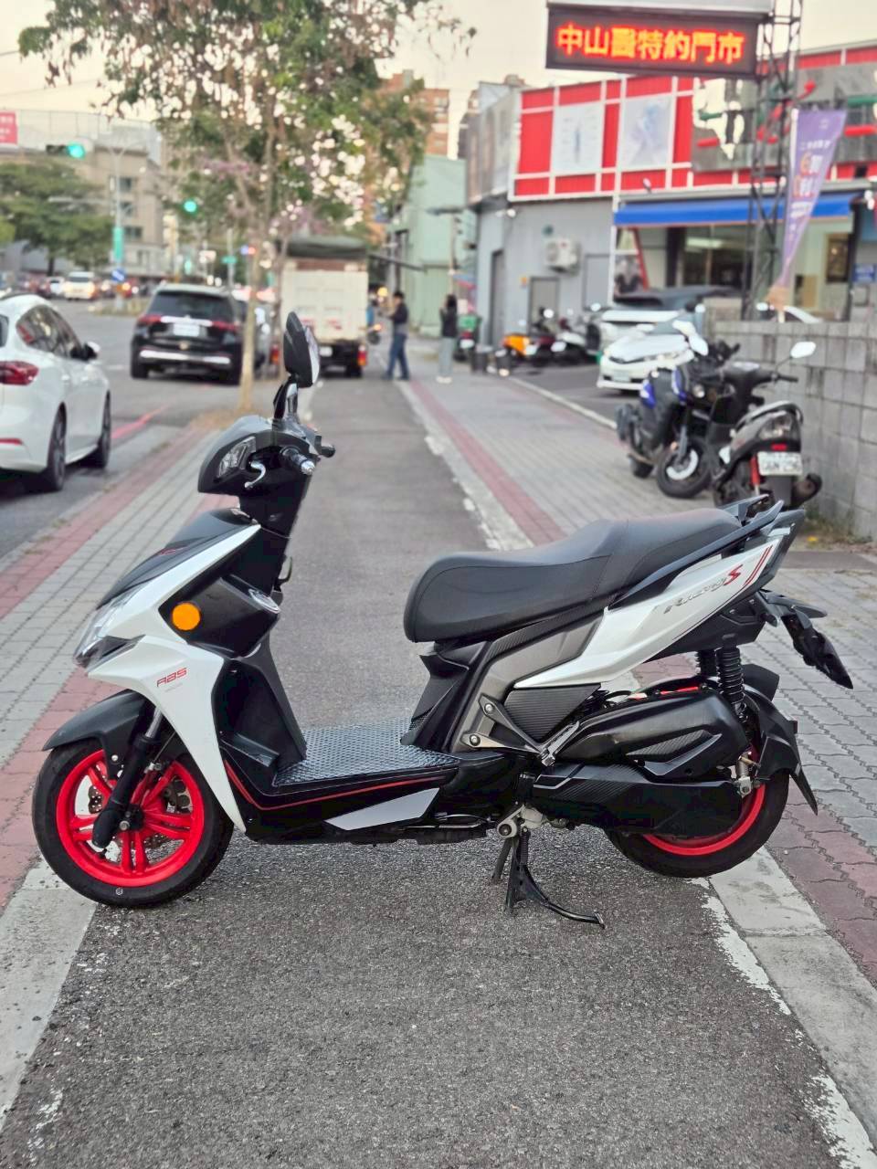 LINE_ALBUM_2021 光陽 雷霆s 150 ABS _8175 140xxKM $52000_260121_2