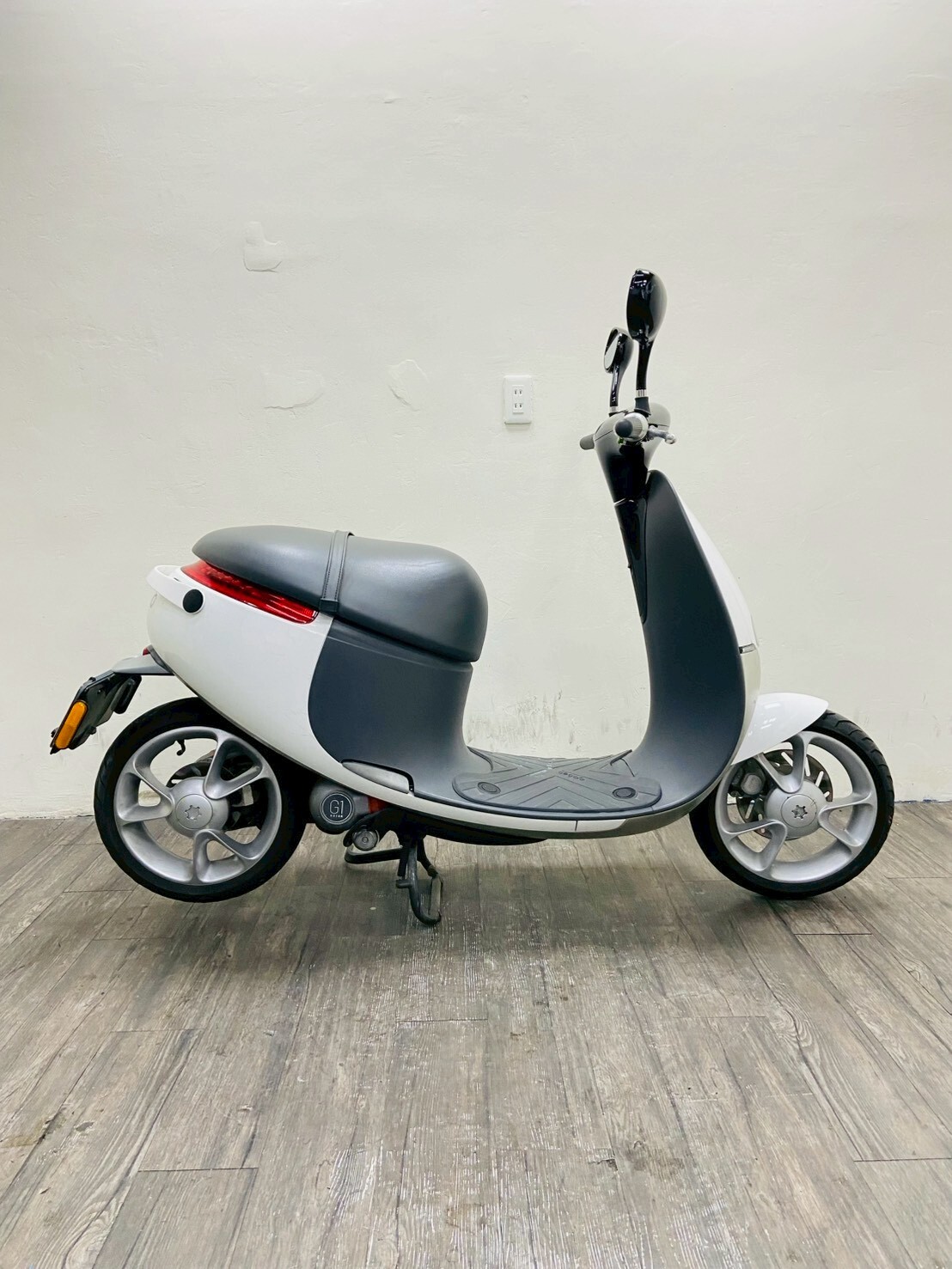 LINE_ALBUM_2016 睿能 GOGORO1 _1332 $28000 里程28XX_260123_3