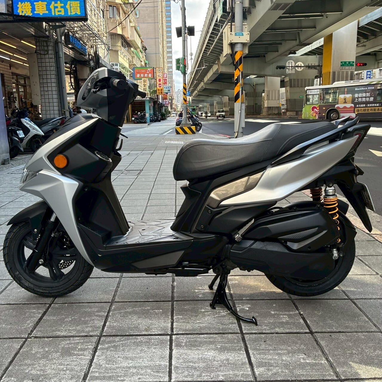 LINE_ALBUM_2018 光陽 雷霆S125 RACINGS 雙碟 _7668 $41000_260209_3