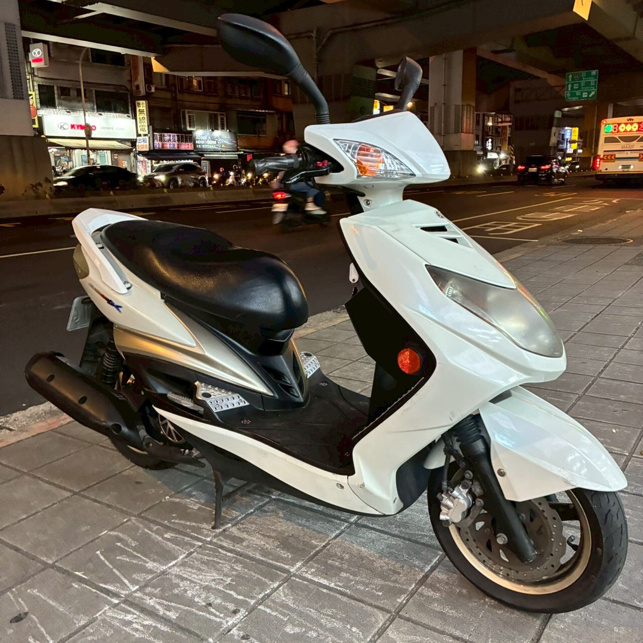 LINE_ALBUM__8176_260226_3