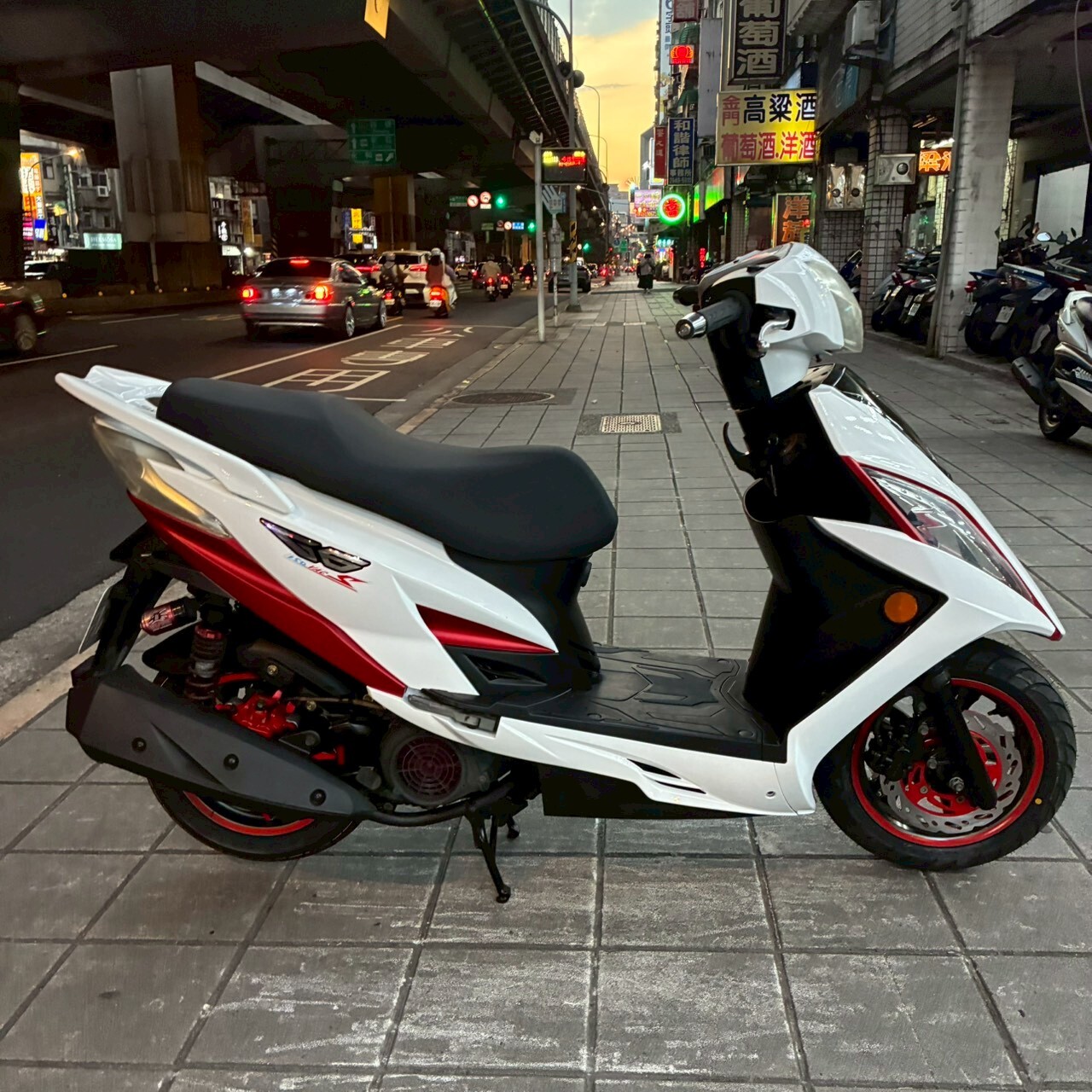 LINE_ALBUM__376_260226_4