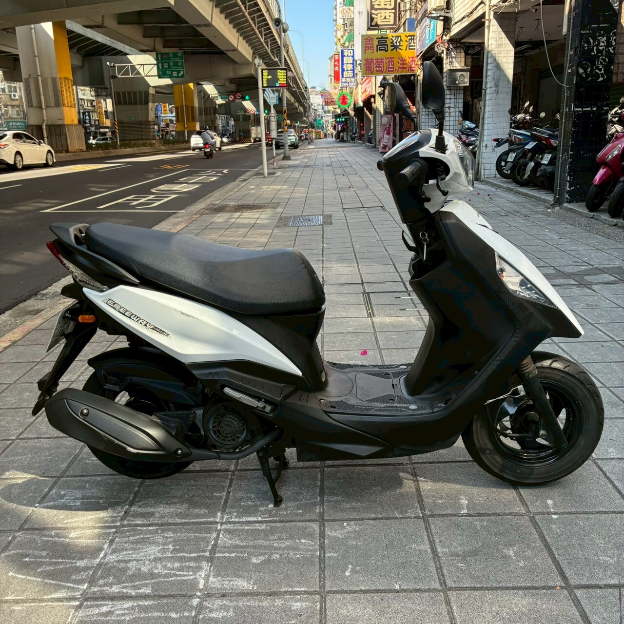 LINE_ALBUM__7589_260226_4