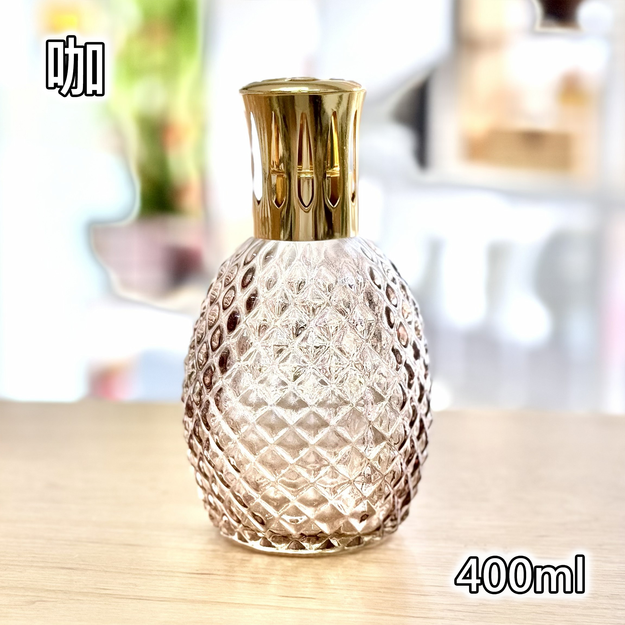 雅柏園 鳳梨大蕊薰香瓶有紅色、綠色、棕色、藍色、咖色五種瓶身顏色可以選，瓶身容量可達400ml