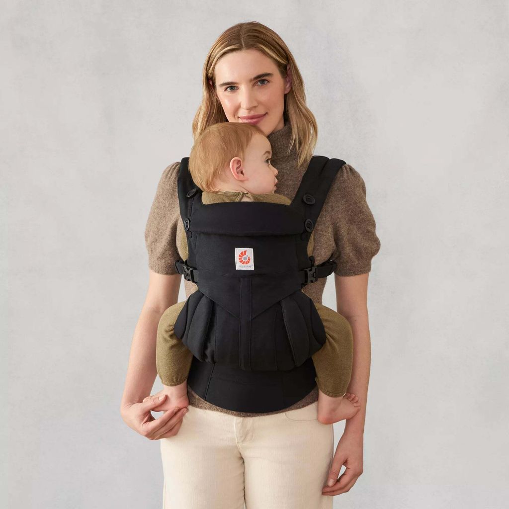 BCS360BLK_23_ergobaby_carrier_omni_classic_cotton_blk_front_RGB.webp