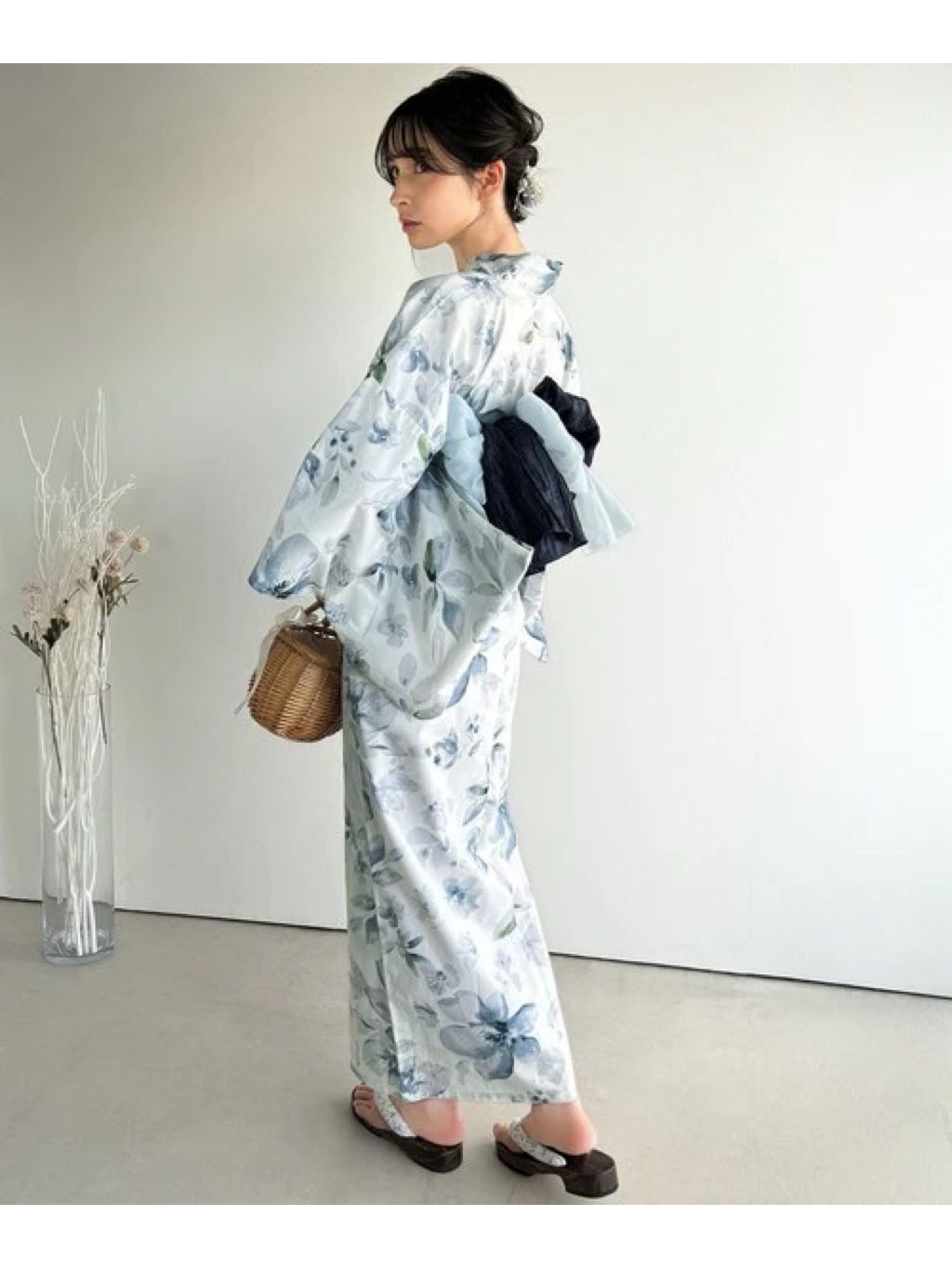 tw-11134207-7ra0r-mbomtfb8c9pme3