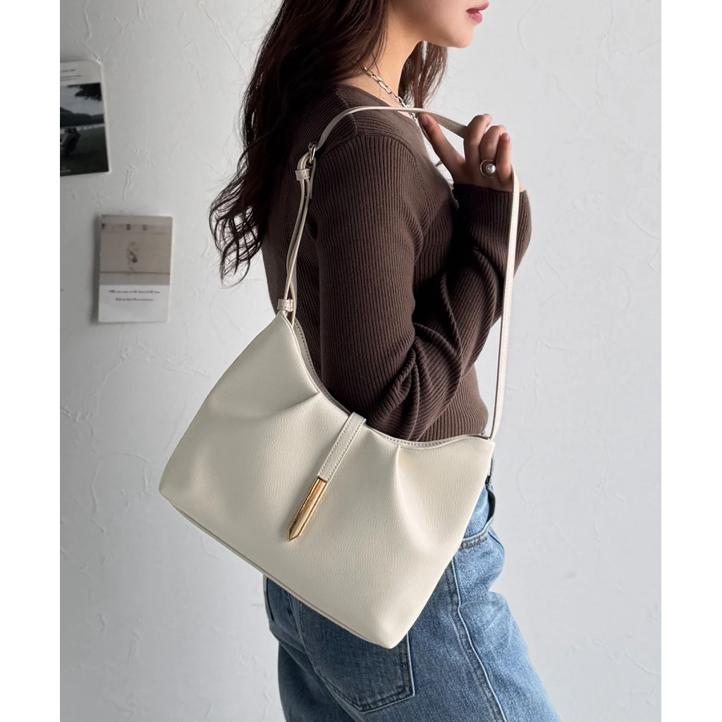 tw-11134207-81zth-mev1j2jbuzuq49