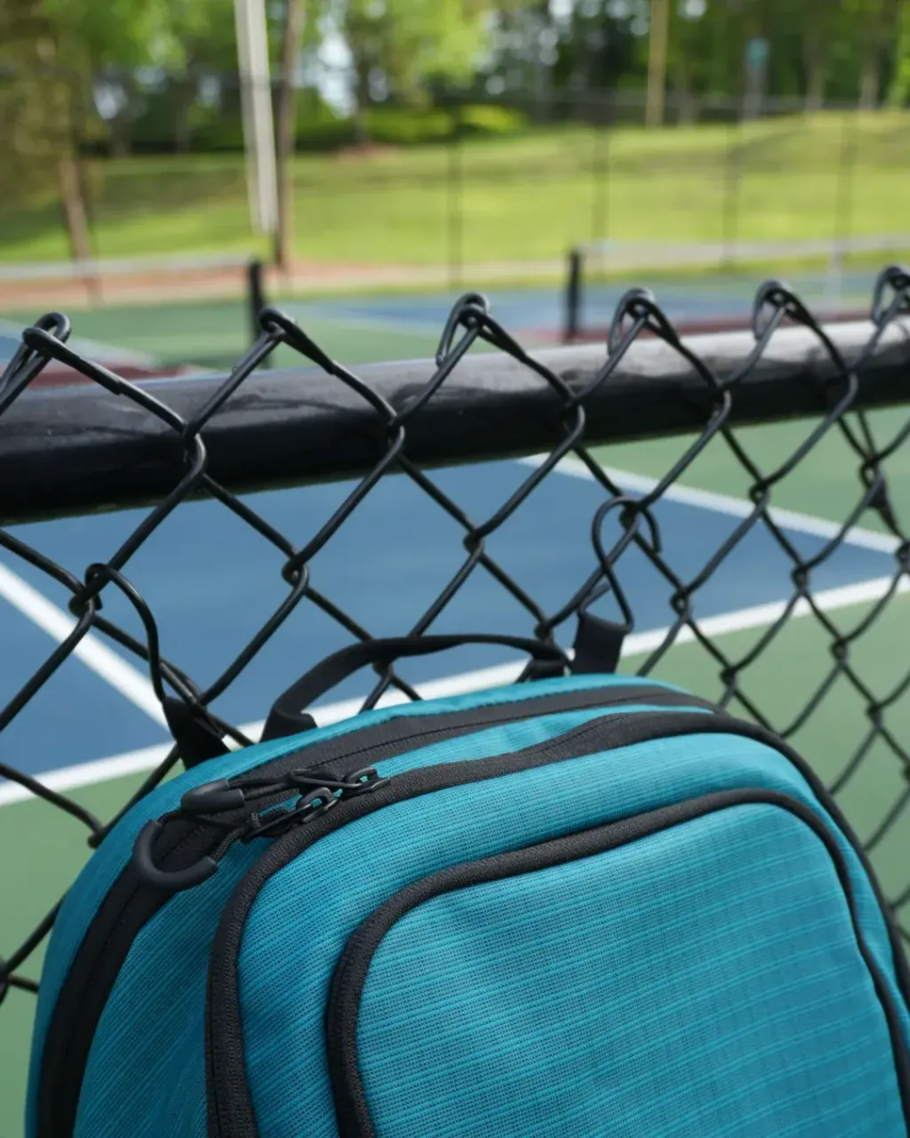 everyday_bag_dual_fence_hooks