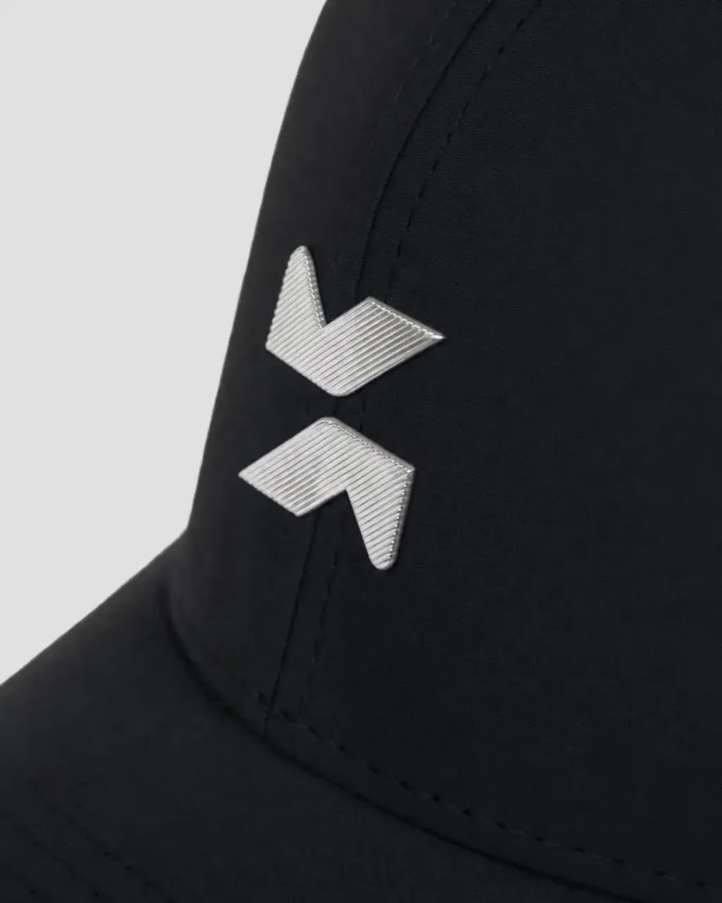 Signature_Hat_Plain_Black_-_Logo_detail