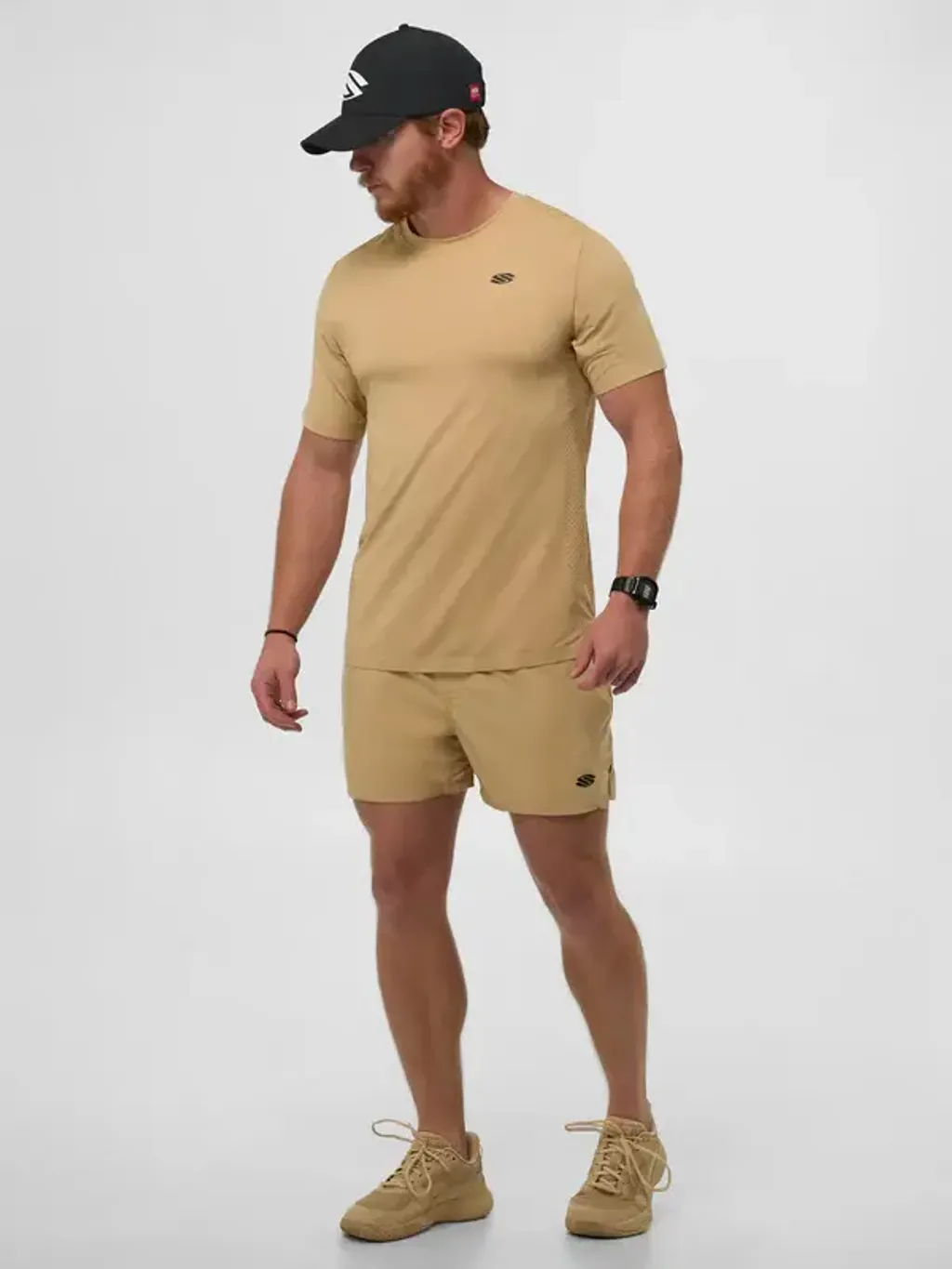 Pro_Line_Apparel_Ecom_M_Look05_0328_0c4bfa46-2c21-4334-b10d-e418fe574102