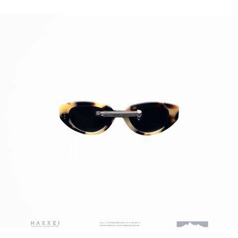 墨鏡Pin背面-白背