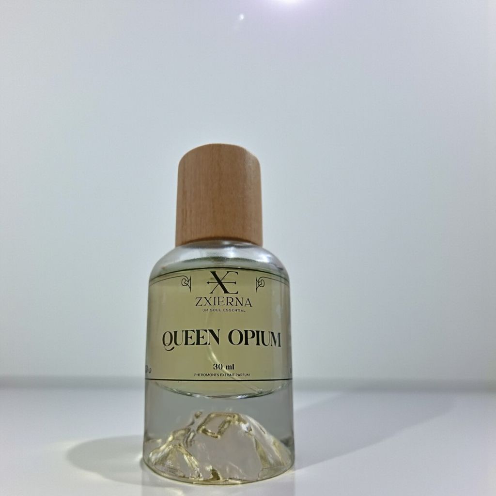 QUEEN OPIUM -Photoroom