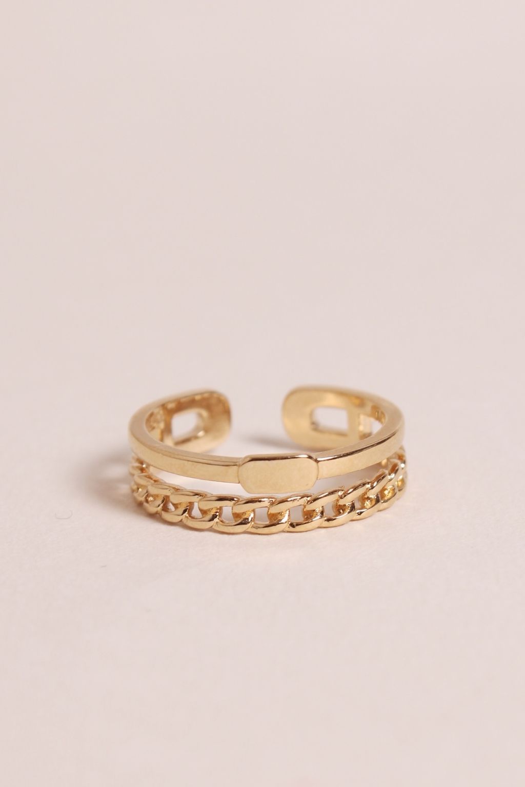 bague-leonie-waekura_e1e73a3c-b295-4d0b-a4e4-503184e4c003
