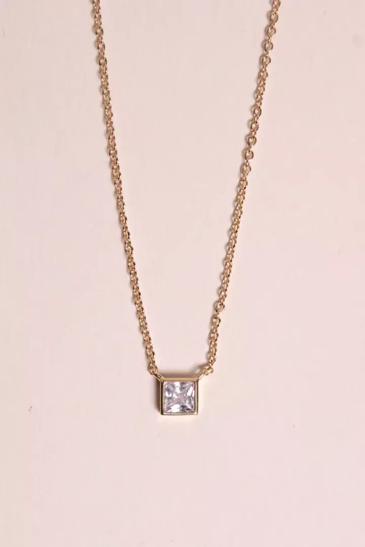 collier-maja-waekura_327045cd-9885-47af-bca2-4a8e4b4a95a2