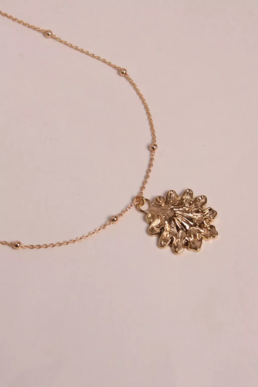 collier-pendentif-trevi-waekura_87b3b758-3cd5-452d-843d-10b78d5a4190