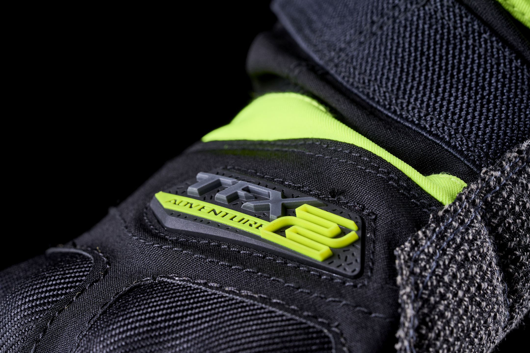 FIVE-MOTO-TRAIL-ADVENTURE-tfx2-wp-black-fluoyellow-focus01