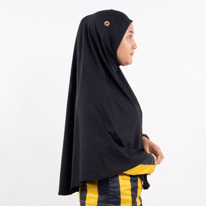 HK-SPORTS-HIJAB-BLACK-MUSLIMAH-SIDE