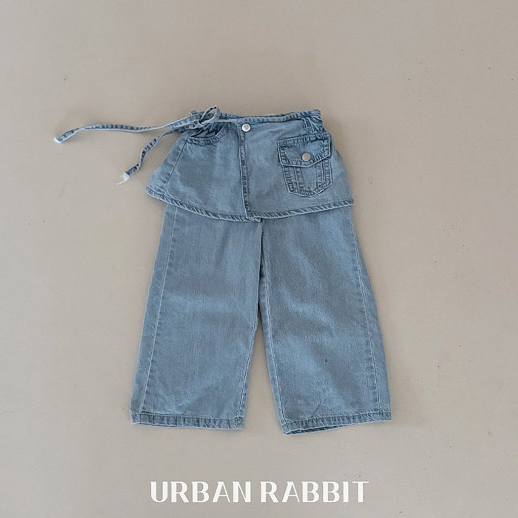 URBN5DQX5072840_139H