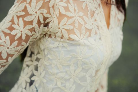 Aanisinbali Kailini Bayu Kebaya Top (Off White)