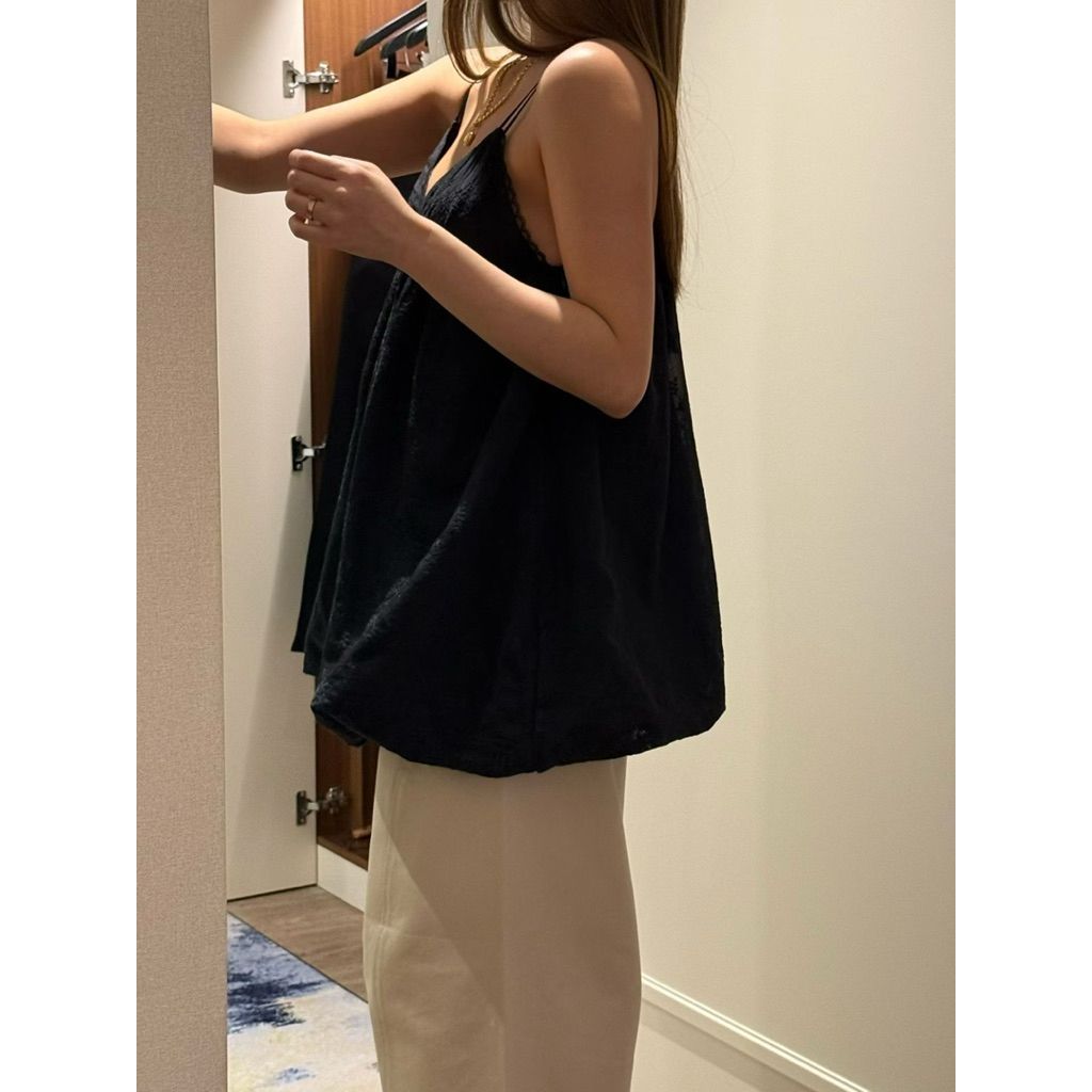 tw-11134207-820la-mkroukdob1fn5e