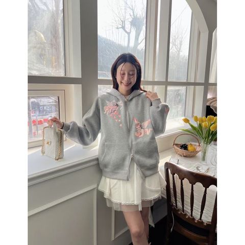 tw-11134207-820le-mko0yco04qo06c