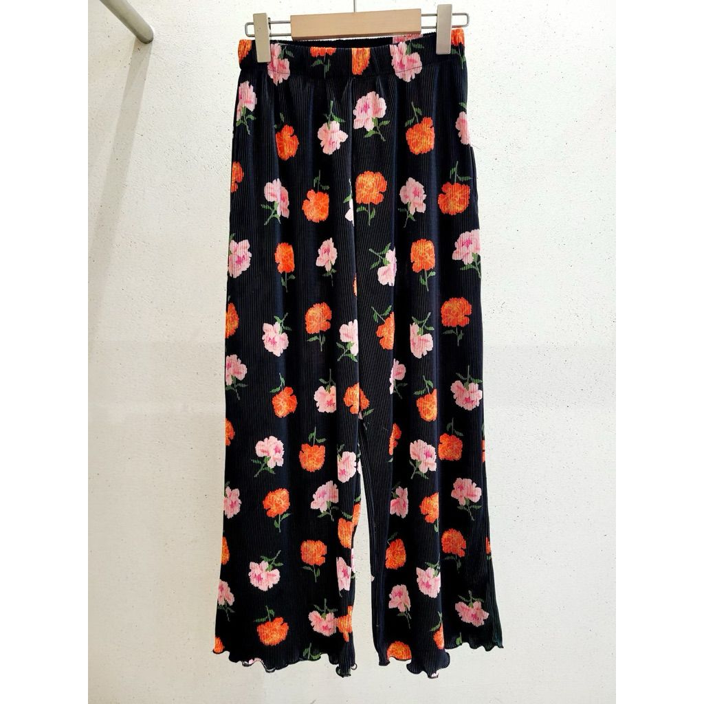 tw-11134207-820lg-mkt75lv5oj5vcf