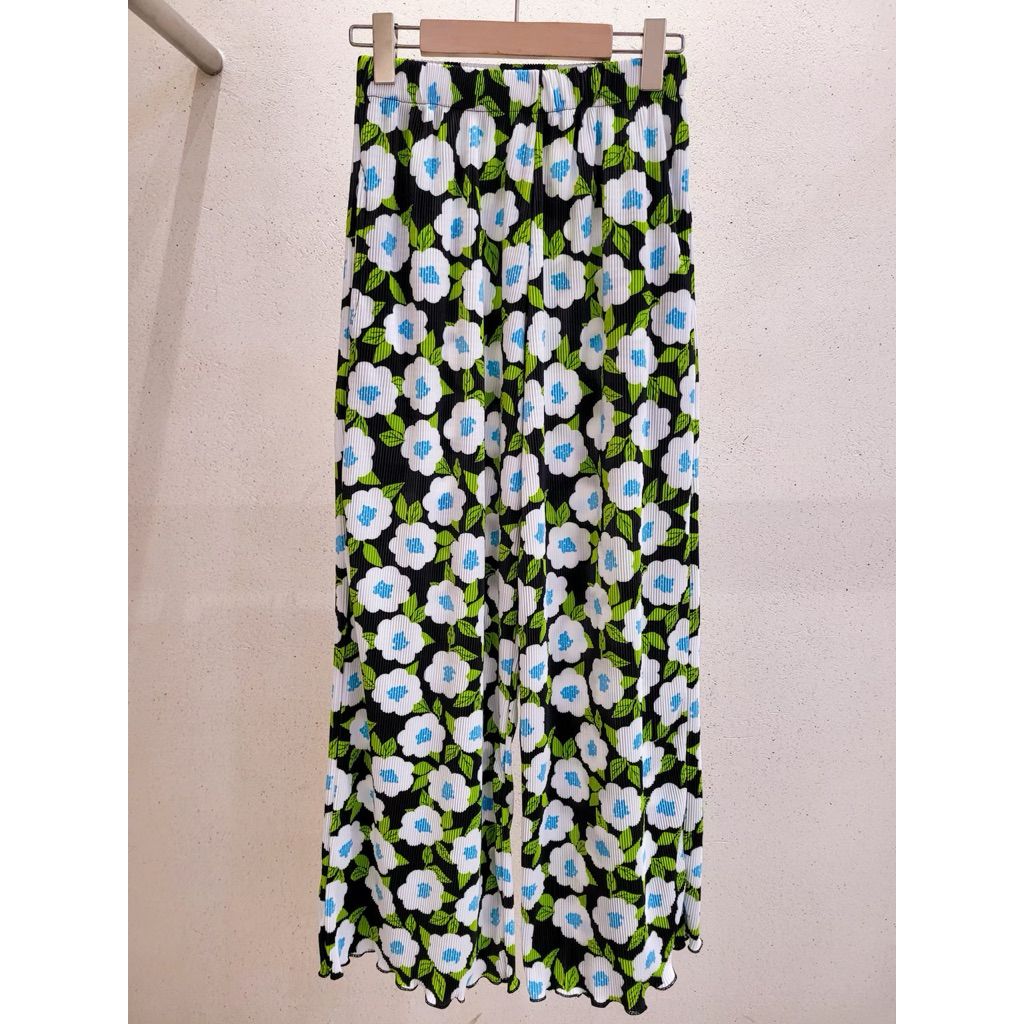 tw-11134207-820l9-mkt75xu42scn49