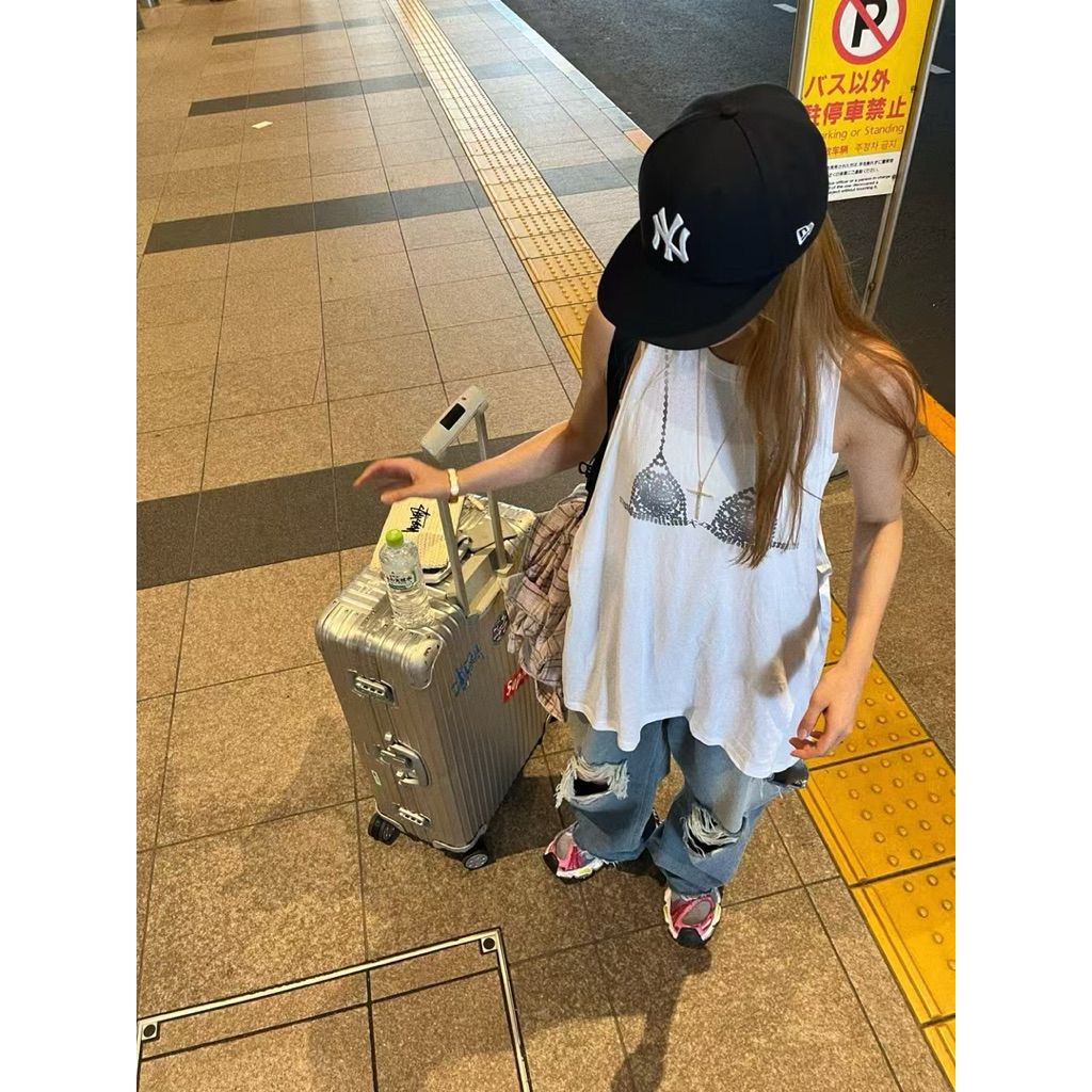 tw-11134207-7ra0g-mc4sqavx4mzm13