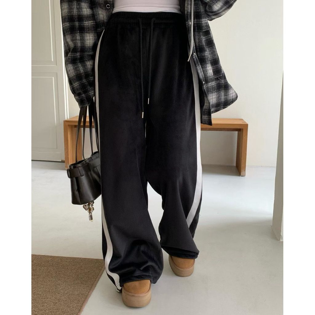 tw-11134207-81ztl-mh67xd9031u089