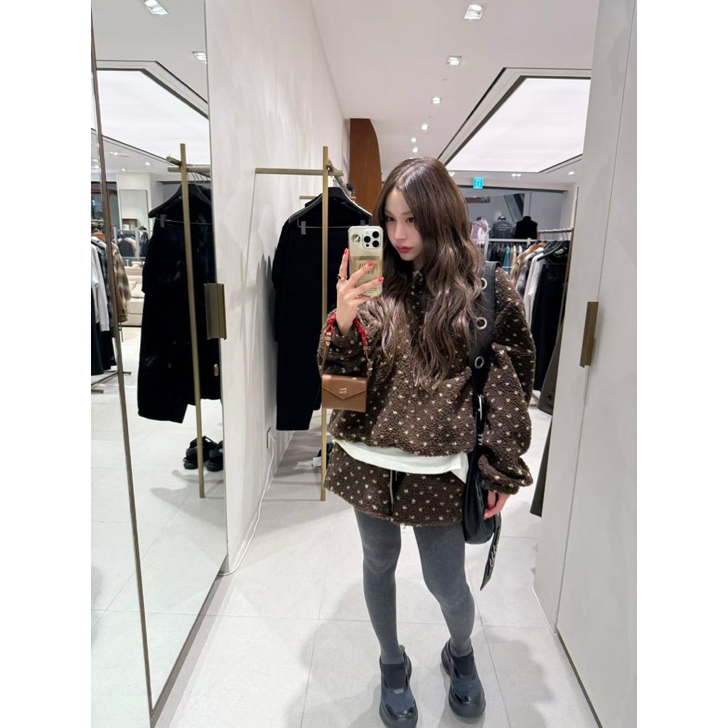 tw-11134207-81ztc-mhivvmy7auiw73