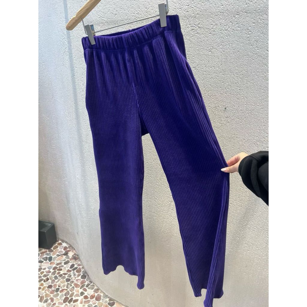 tw-11134207-81ztf-mil2y5yxrnd255