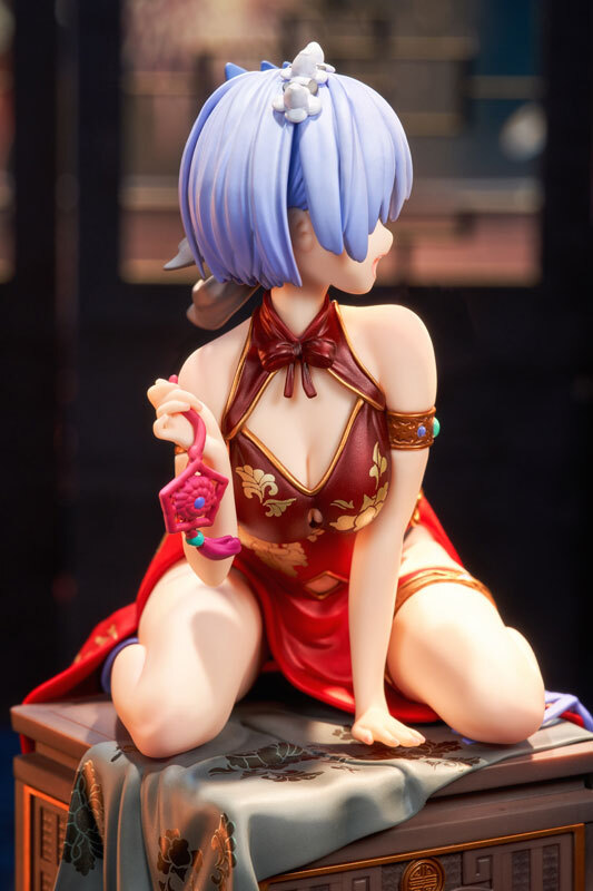 Zoomed front View of Rem