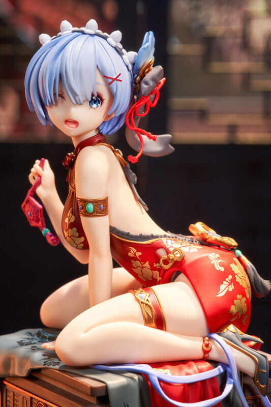 Zoomed Side View of Rem